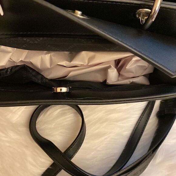 NWT Steve Madden (Bevelyn) Crossbody Bag w/ Airpod Pouch - Black - Viral TikTok - Picture 12 of 14